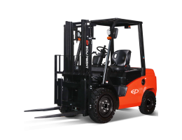 Stivuitor Endress Power model CPCD50T8X, văzut din unghi frontal lateral, cu furci coborâte și cabină deschisă, pe fundal alb
