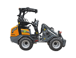 Mini încărcător M60 cu design turcoaz, dotat cu roți mari și cupă pentru manipularea materialelor. Acesta este destinat lucrărilor de mică amploare, precum construcțiile sau curățările de terenuri.